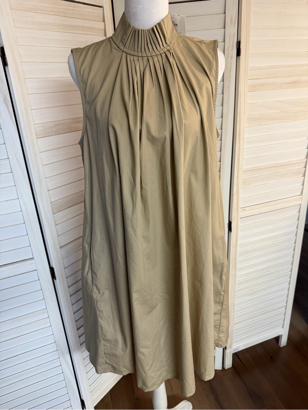 Banana Republic Black Sleeveless Pleated-Neck Mini Dress Size M NWT